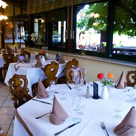 Restaurant Le Velleda ホテル Grandfontaine